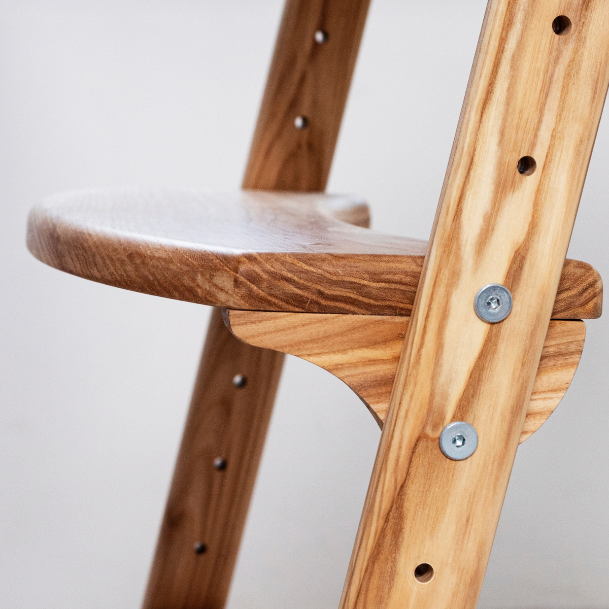 Adjustable Wooden Counter Height Chair for Toddlers XL – Natural Color (W1)