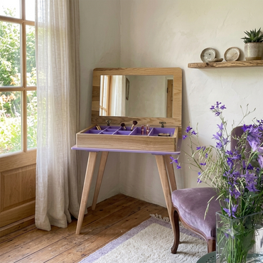 Vanity Table with Flip-Top Mirror "Soul"