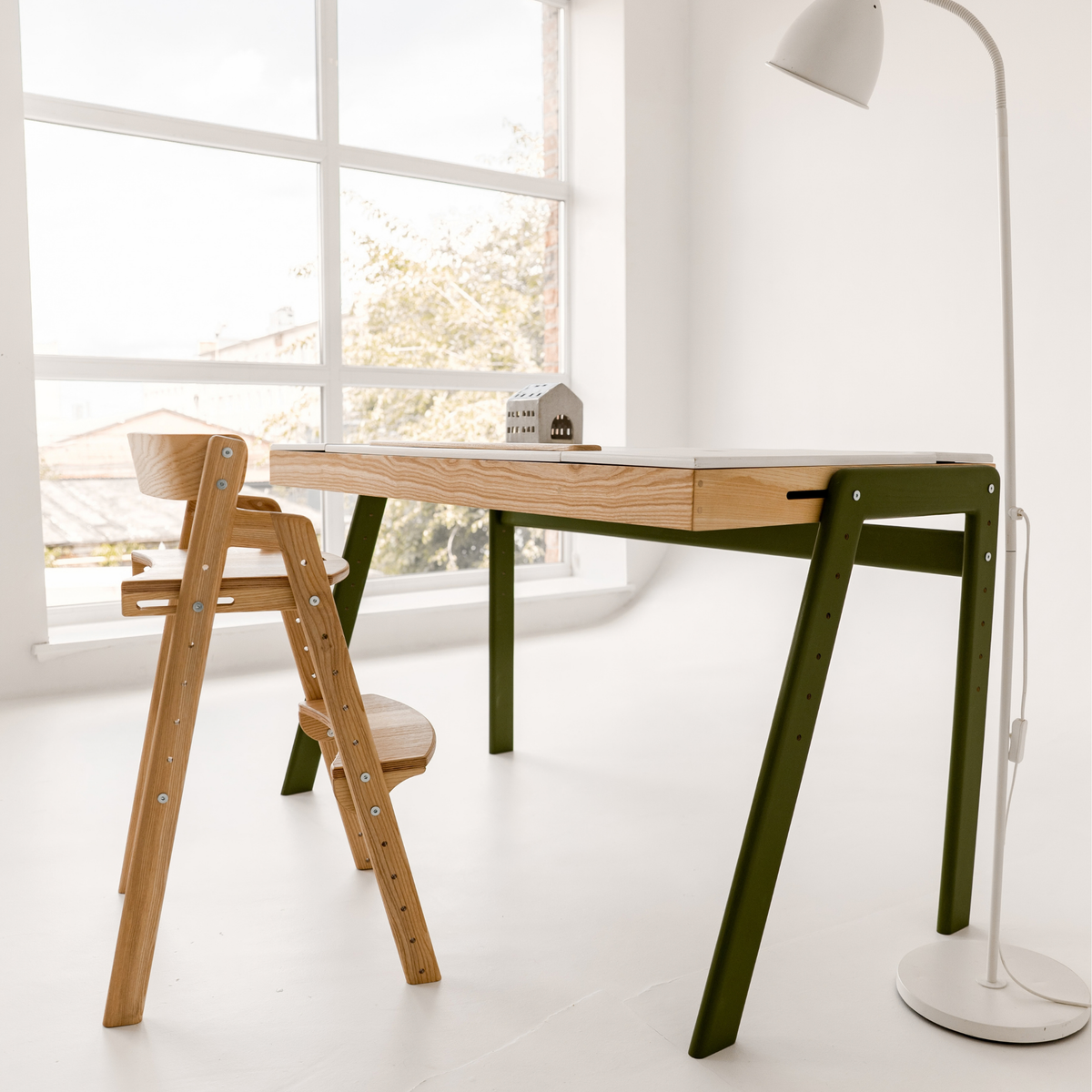 Adjustable Growing Desk XL (Painted with Tinted  Desk Frame)